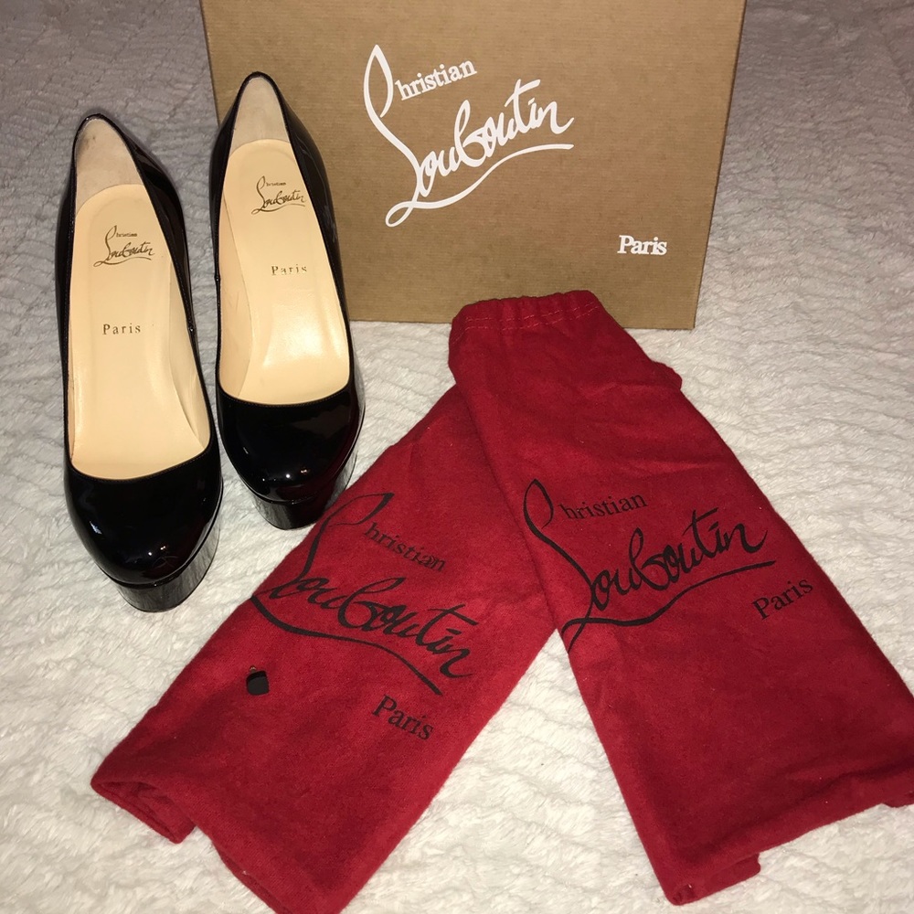 Christian Louboutin Patent Leather Pump Black 39.5